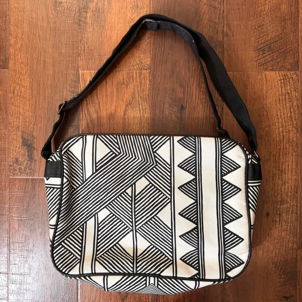 ADIDAS black & white tote/travel/airline RARE, Mexkumrex Aztec Pattern, unisex